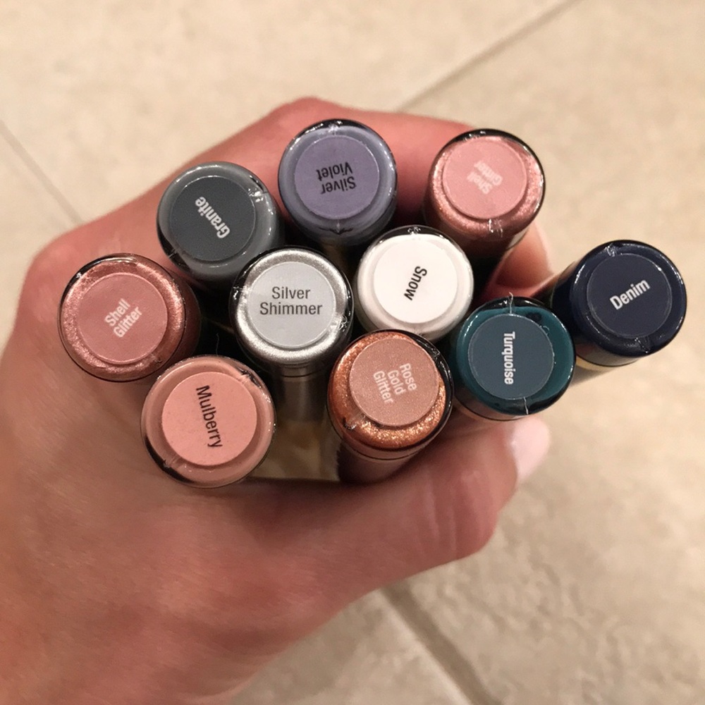 Shadowsense cream to powder eyeshadows